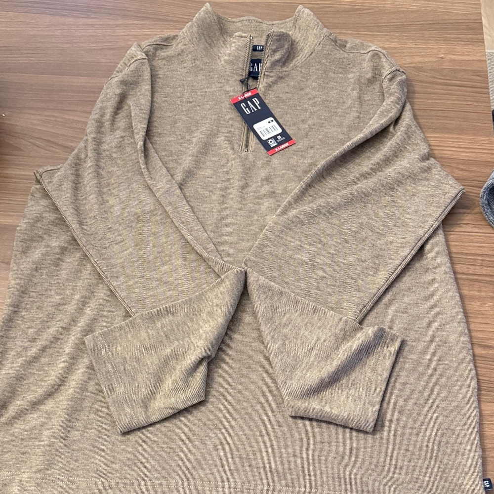 GAP Men's Zip-Up Sweater in Tan